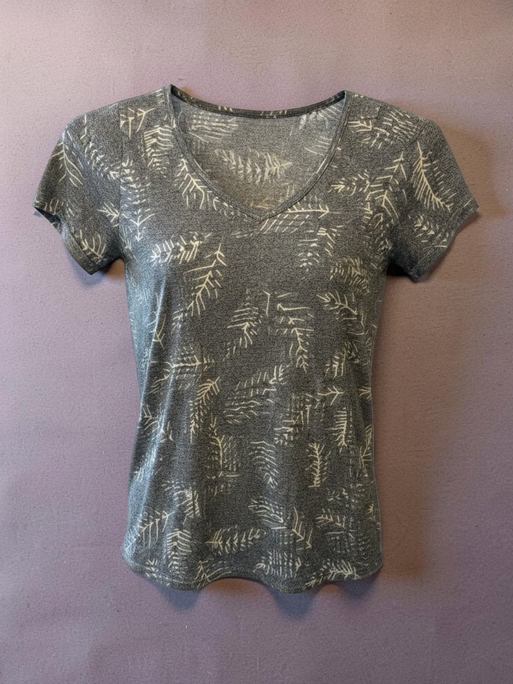 LuLaRoe Heather Gray Short Sleeve V-Neck Tee with Cream Leaf Print